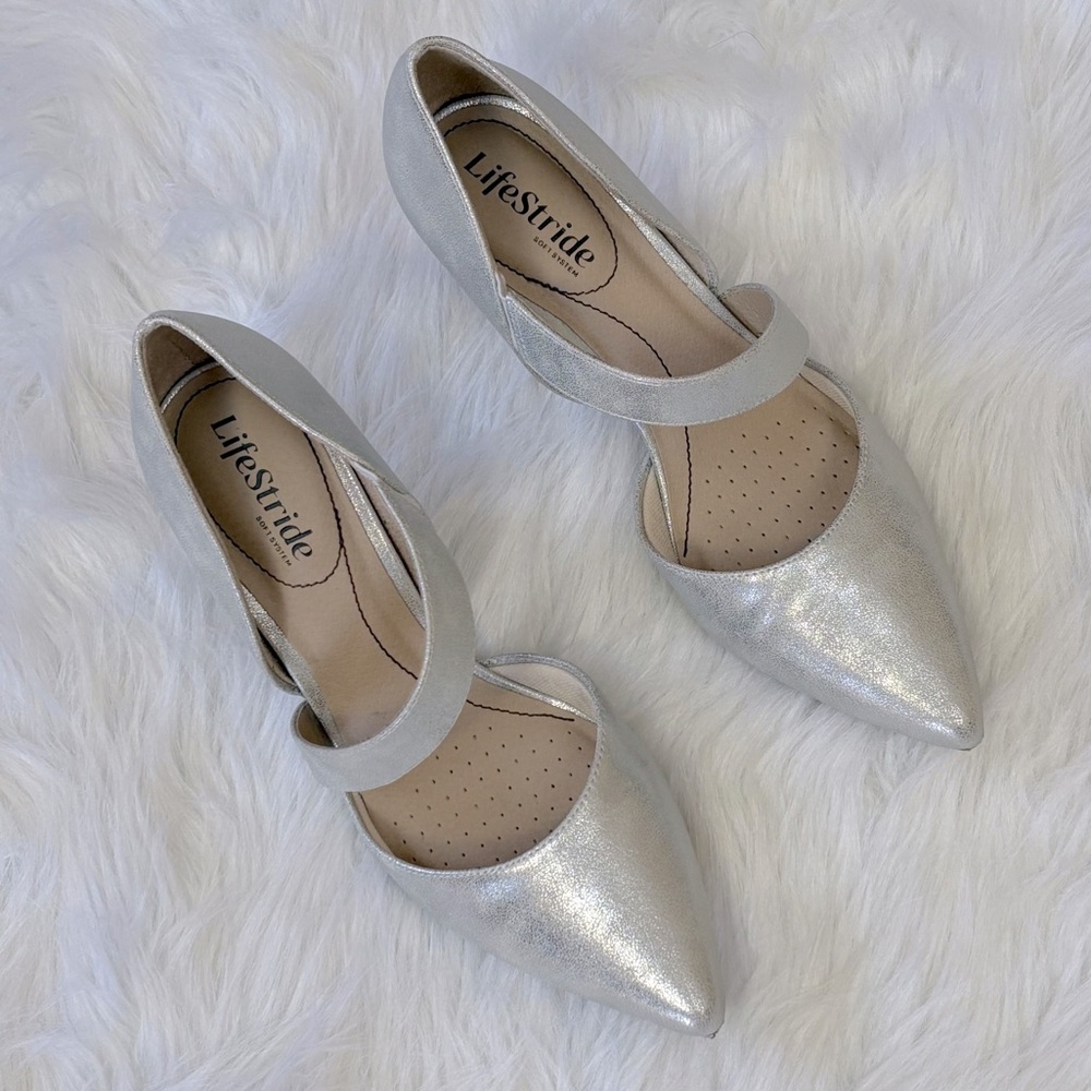 Life Stride Suki Pumps - Picture 3 of 9